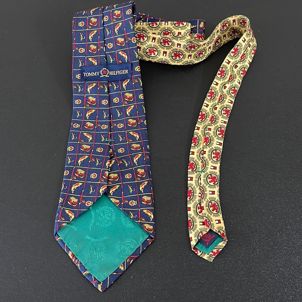 Vintage Tommy Hilfiger tie 100% silk fishing theme